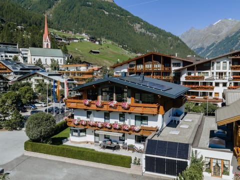 Garni Vierjahreszeiten Bed and Breakfast in Soelden