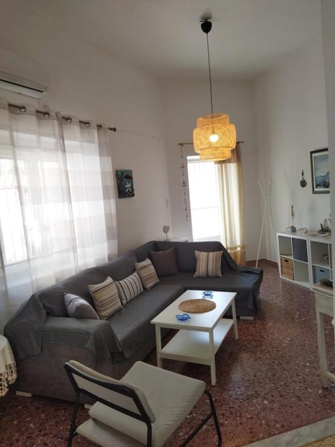 Matina's agora apartment with Terrace Apartment in Leonidio