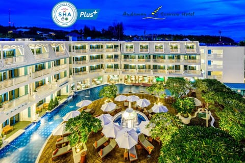 Night, Pool view, Swimming pool, sunbed