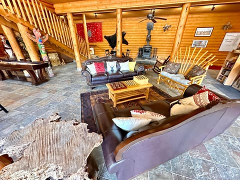 Communal lounge/ TV room, Lobby or reception