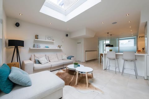 Living room, Decorative detail