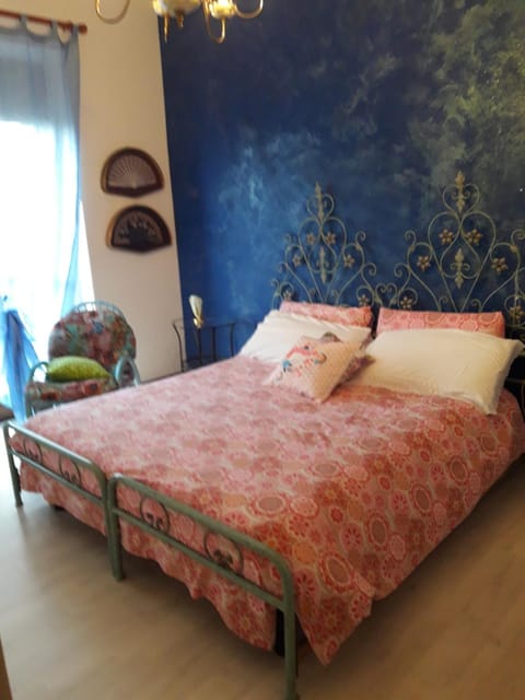 Bed, Photo of the whole room