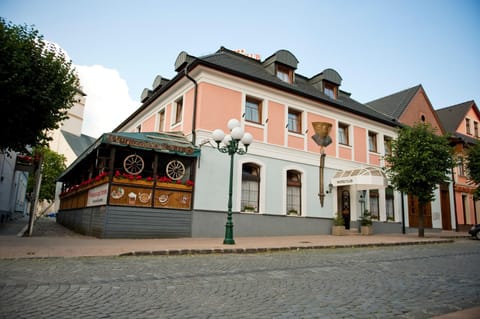 Property building, Facade/entrance, Off site, On site, Shopping Area