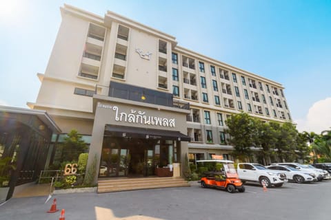 Property building, Facade/entrance