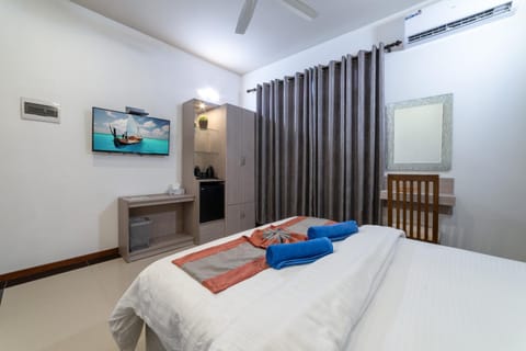 TV and multimedia, Photo of the whole room, Bedroom