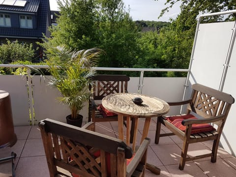 Balcony/Terrace, Garden view