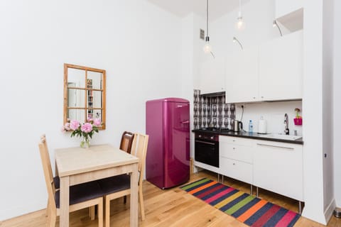 Kitchen or kitchenette, Living room, Dining area, stove