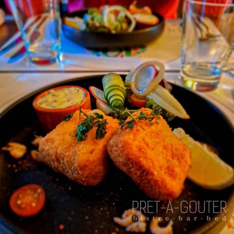 PRET A GOUTER bistro bar bed Inn in Flanders