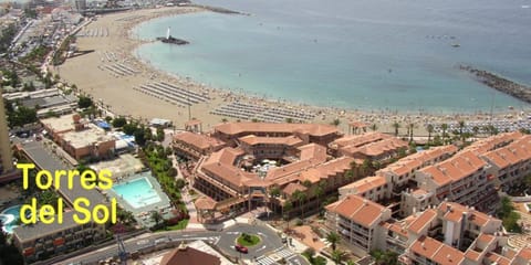 Restaurant/places to eat, Fitness centre/facilities, Beach, Supermarket/grocery shop, Shopping Area, Swimming pool, Family