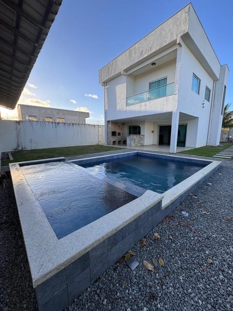 Hot Tub, Swimming pool