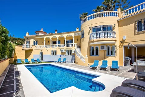 Facade/entrance, Pool view