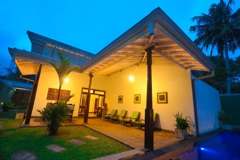 Facade/entrance, Garden