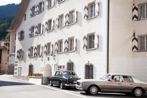 Casa Tödi Restaurant Hotel Inn in Canton of Grisons