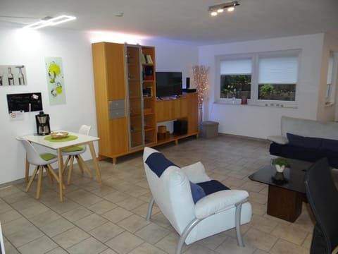 Living room, Photo of the whole room