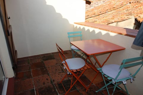 Patio, Balcony/Terrace, Mountain view, Sea view, Quiet street view