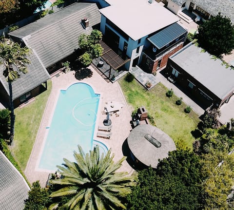 Property building, Bird's eye view, Garden, Garden view, Pool view, Swimming pool