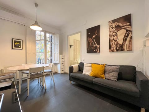 Living room, Seating area, Dining area
