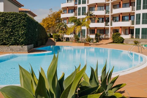 Property building, Pool view, Swimming pool, Swimming pool