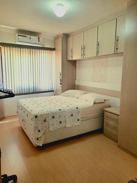 Bed, Bedroom, air conditioner