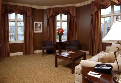 River Inn of Harbor Town Hotel in Mud Island