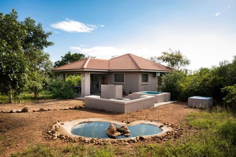 Property building, BBQ facilities, Garden, Balcony/Terrace, Swimming pool, Swimming pool