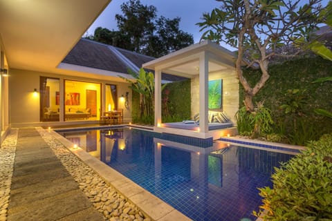 Living room, Swimming pool