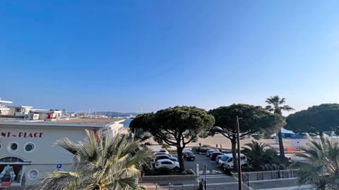 City view, Sea view