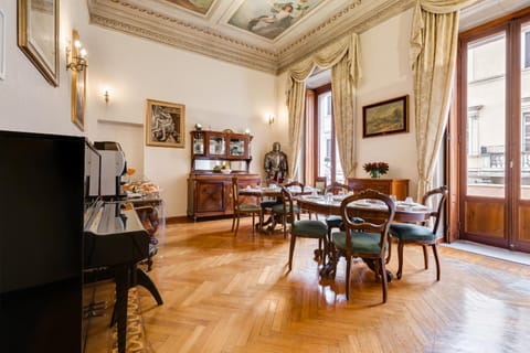 Communal lounge/ TV room