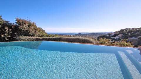 Pool view, Sea view