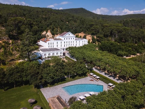 Property building, Bird's eye view, Pool view