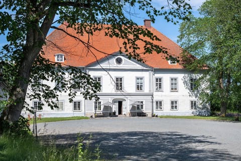Property building, Facade/entrance, Garden