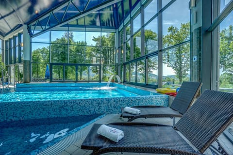 Swimming pool, Swimming pool, sunbed