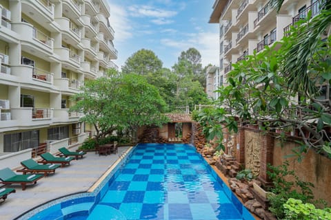Swimming pool