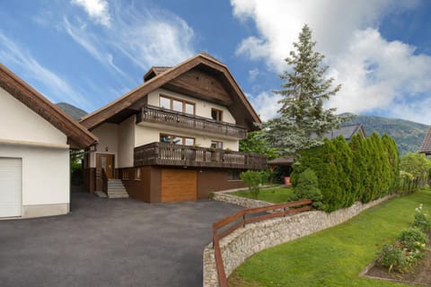 Property building, Day, Natural landscape, Garden view, Mountain view