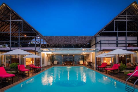 Swimming pool