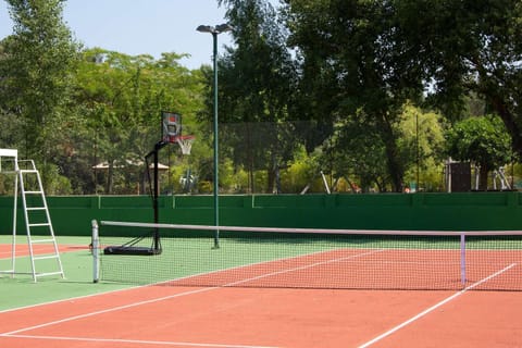 Activities, Tennis court, Tennis court