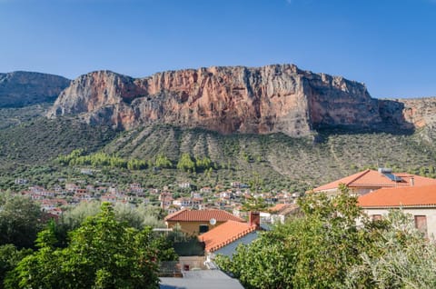 Colourfull Stone House House in Leonidio