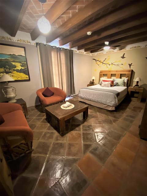 Living room, Photo of the whole room, Seating area, Bedroom
