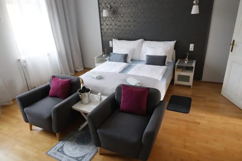 Seating area, Bedroom