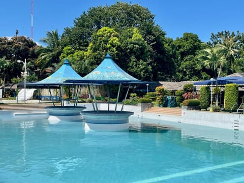 Property building, Pool view