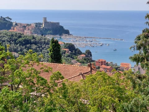 Appartamento con vista sul Golfo Apartment in Lerici