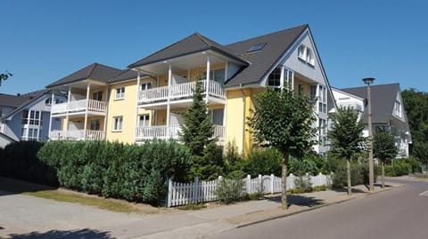 Property building, Neighbourhood