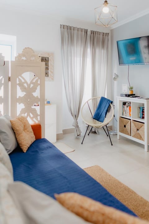 Communal lounge/ TV room, TV and multimedia, Living room