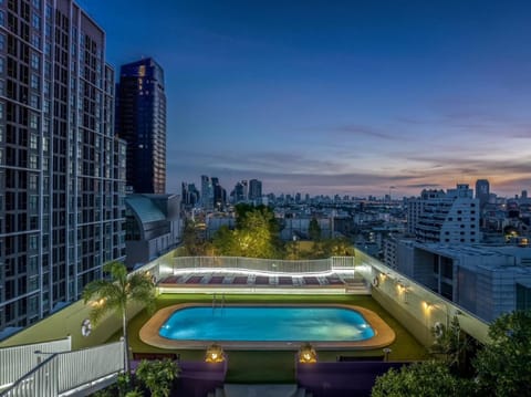 Night, Swimming pool
