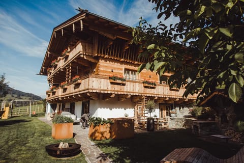 Property building, Natural landscape, Garden, Balcony/Terrace, Garden view