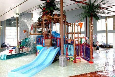Aqua park, Swimming pool