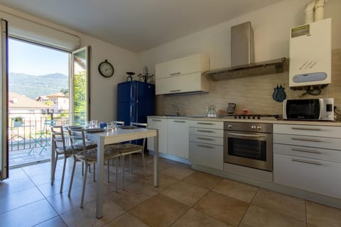 Dining area, oven, pet friendly, stove