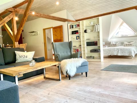 Living room, Photo of the whole room