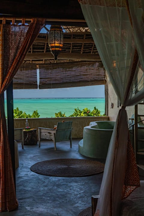 View (from property/room), Balcony/Terrace, Beach, Sea view, Bath