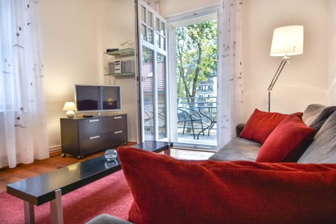 TV and multimedia, Balcony/Terrace, Living room, Seating area